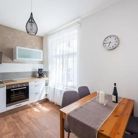 2 Bedrooms Apt Near Wenceslas Sq Prague Ngoại thất bức ảnh