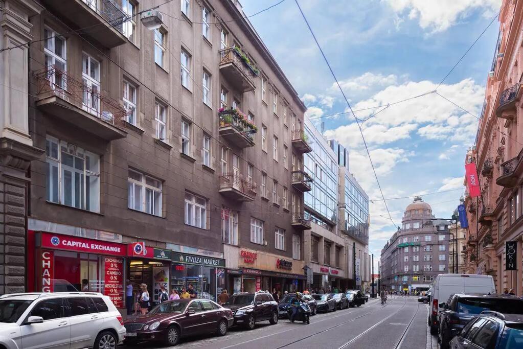 2 Bedrooms Apt Near Wenceslas Sq Prague Ngoại thất bức ảnh